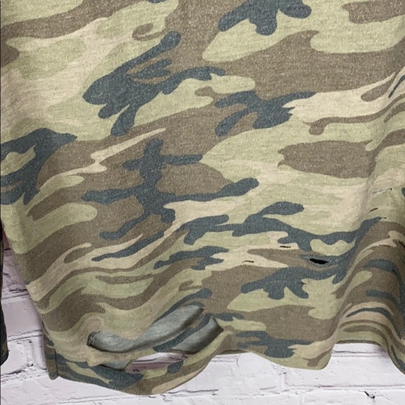✨Distressed Camo Pullover Sweatshirt - Picture 3 of 6